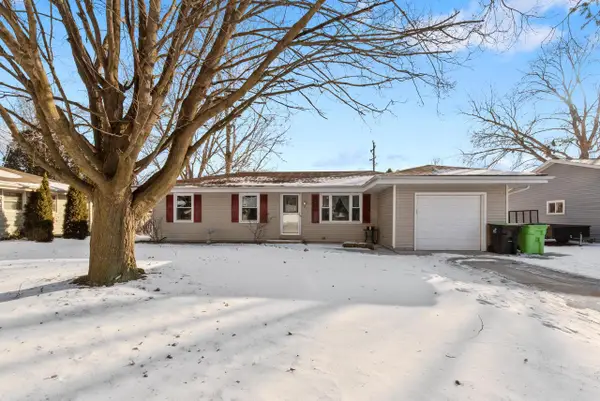 806 Memorial DRIVE, Kewaskum, WI 53040