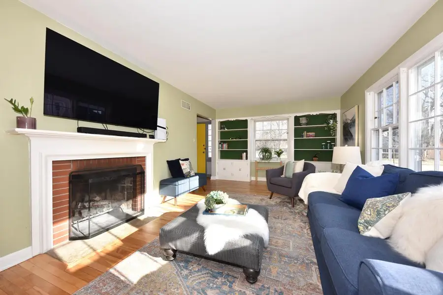 4043 N 110th STREET, Wauwatosa, WI 53222 - Image #2