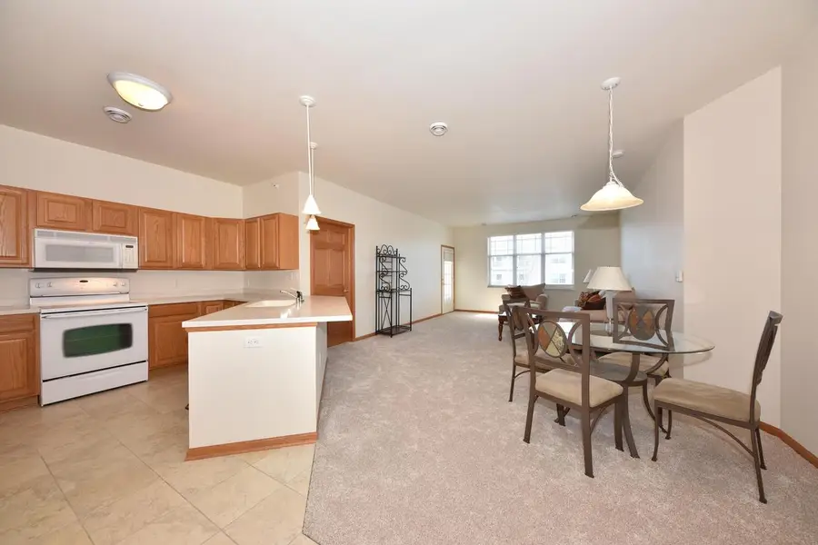 3960 S Prairie Hill LANE #205, Greenfield, WI 53228 - #3