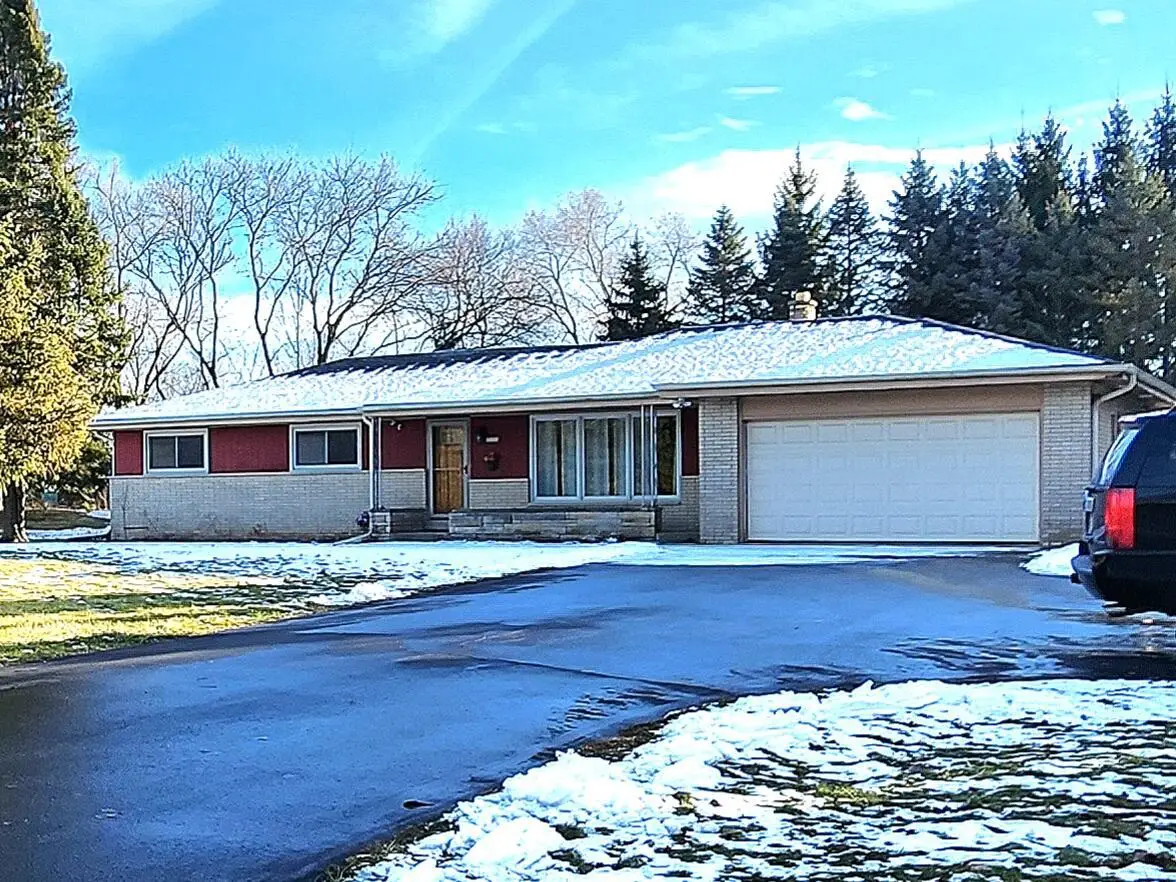 15725 Gebhardt ROAD, Brookfield, WI 53005 - Image #1