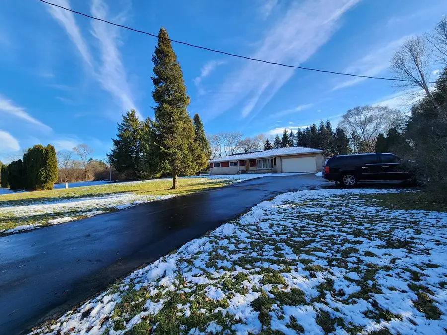 15725 Gebhardt ROAD, Brookfield, WI 53005 - Image #2