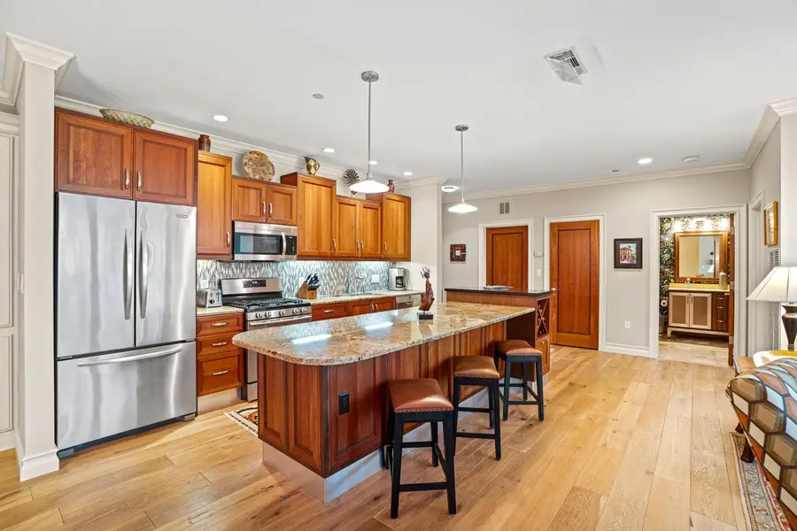 1522 N Prospect AVENUE #204, Milwaukee, WI 53202 - Image #2