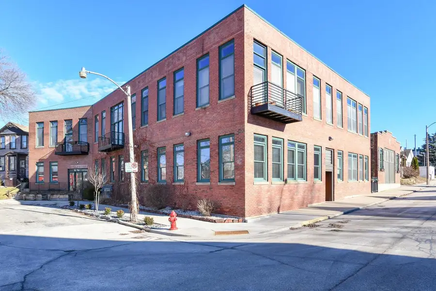 306 E Lincoln AVENUE #2, Milwaukee, WI 53207 - Image #2
