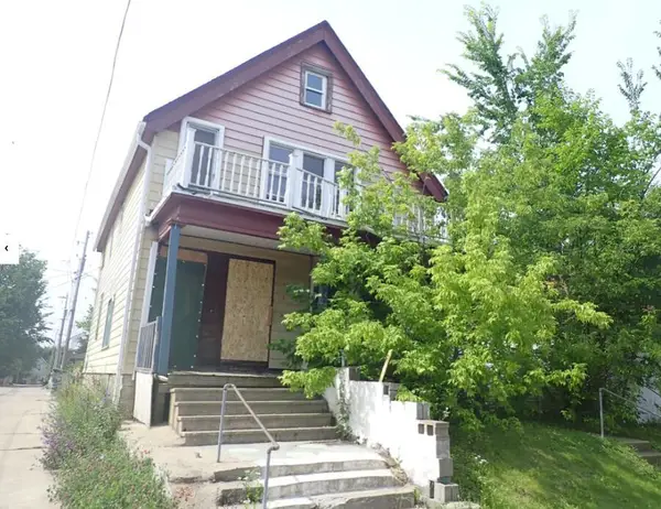 1121 W Finn PLACE, Milwaukee, WI 53206