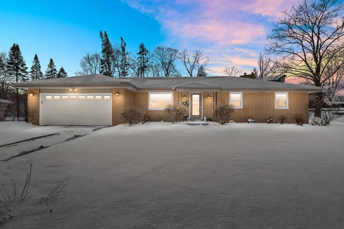 2621 S Seymour PLACE, West Allis, WI 53227 - Image #1