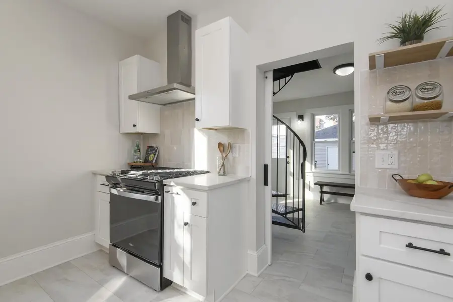 2911 N Newhall STREET, Milwaukee, WI 53211 - #2