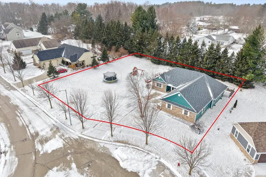 1457 Red Oak DRIVE, Hartford, WI 53027 - Image #2