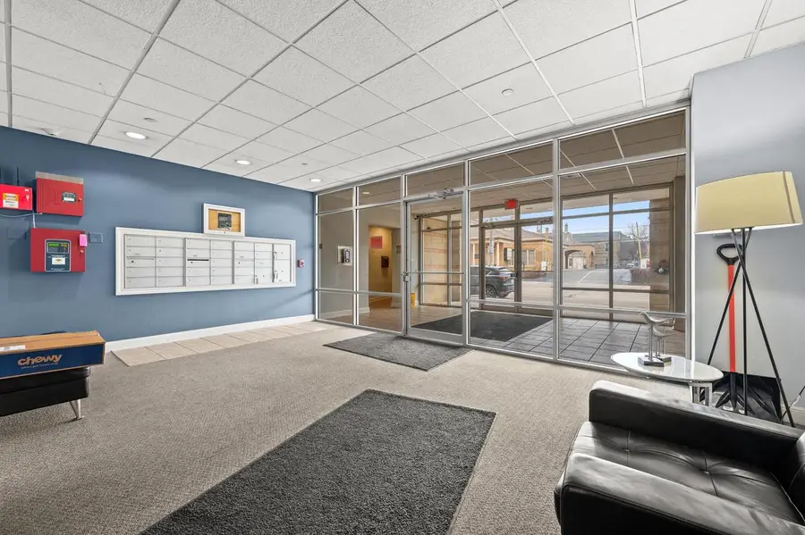 1920 N Farwell AVENUE #203, Milwaukee, WI 53202 - Image #3