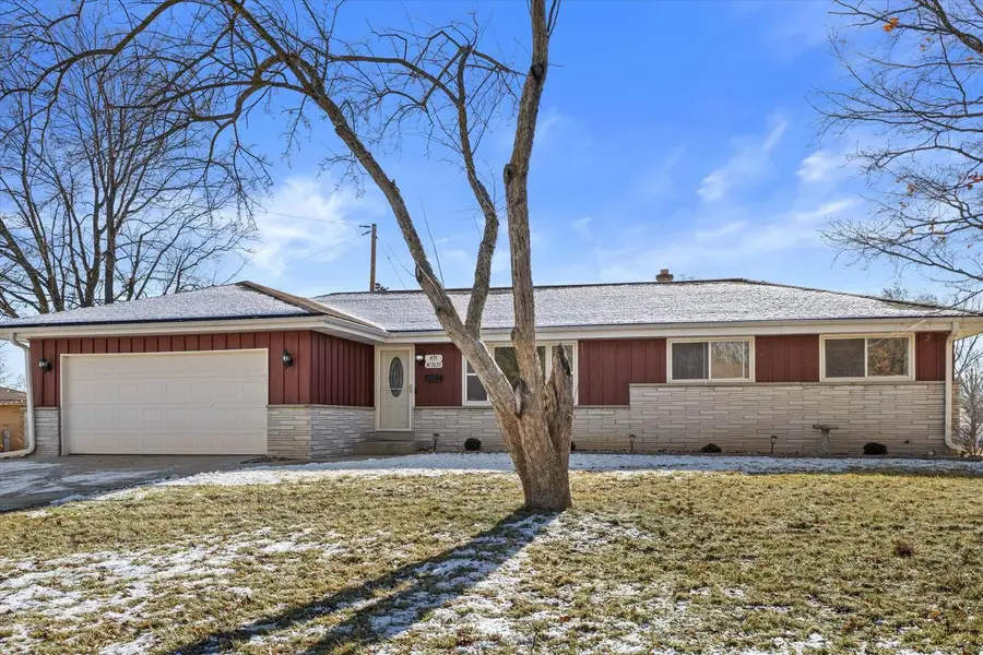 N91W17639 Saint Regis DRIVE, Menomonee Falls, WI 53051 - Image #2