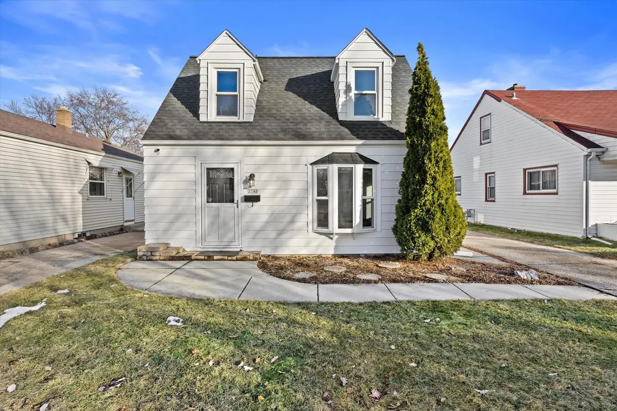 3742 N 97th PLACE, Milwaukee, WI 53222 - Image #1