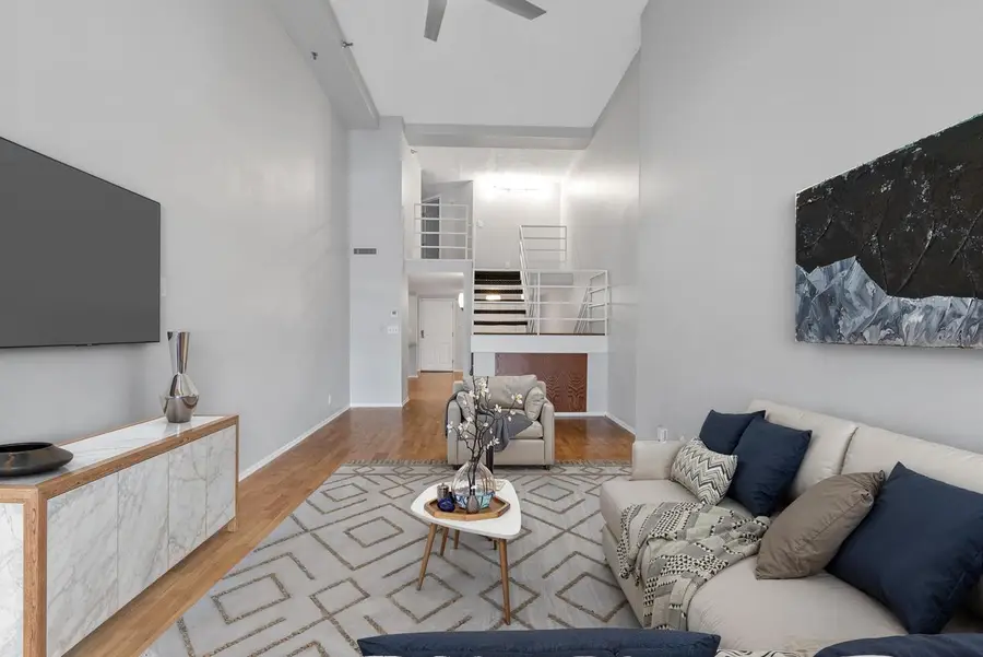 270 E Highland AVENUE #1021, Milwaukee, WI 53202 - Image #2