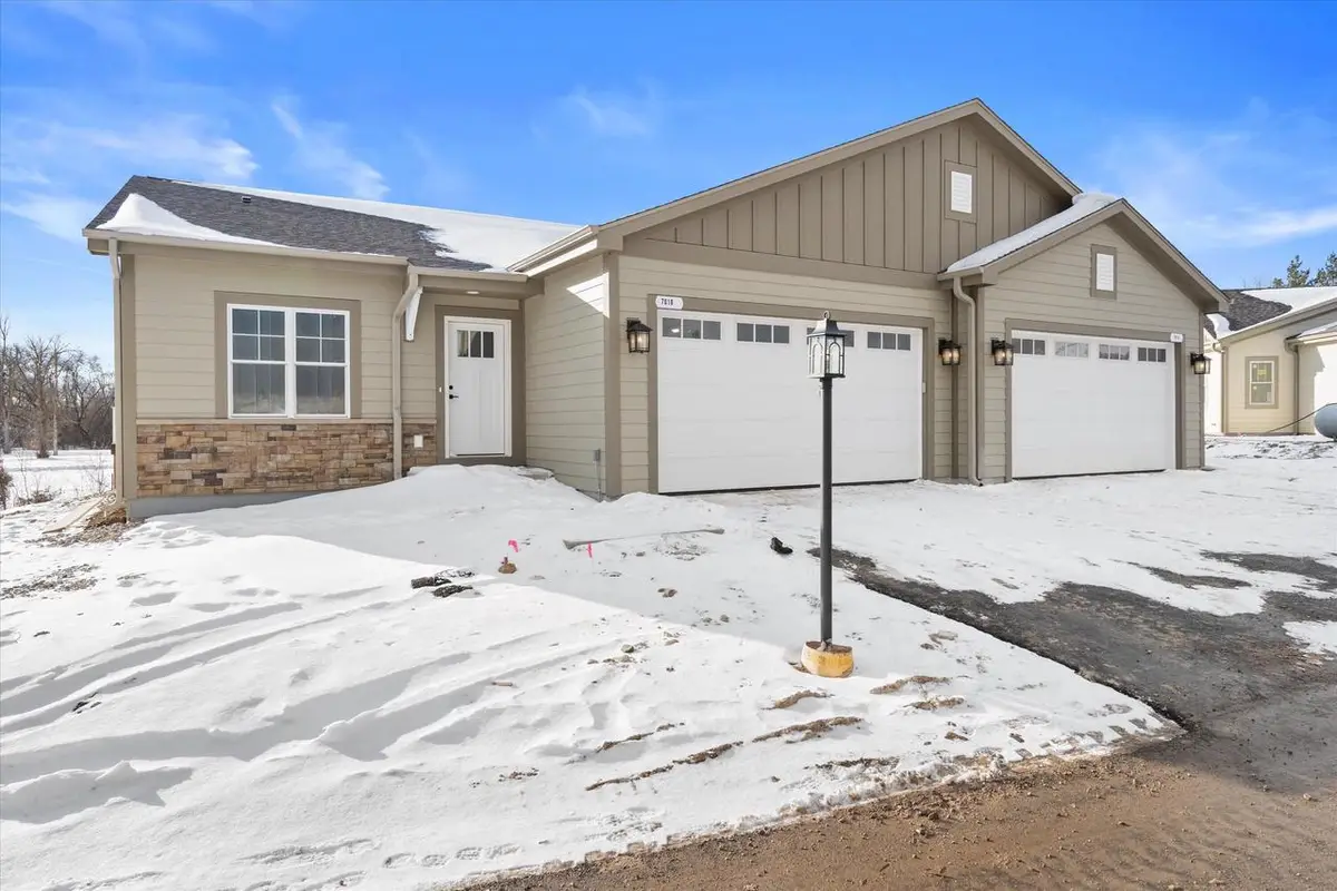 7014 Stonewood LANE, Lannon, WI 53046 - #1