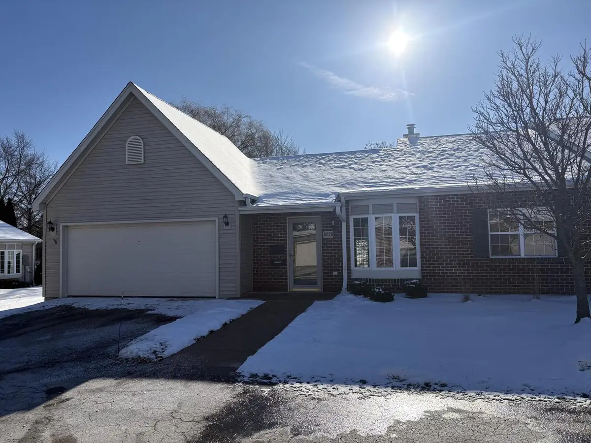 5228 S Hidden DRIVE, Greenfield, WI 53221 - Image #1