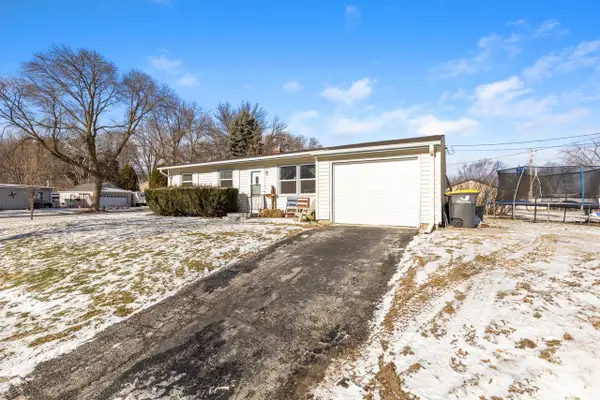 816 Birch DRIVE, Waukesha, WI 53188