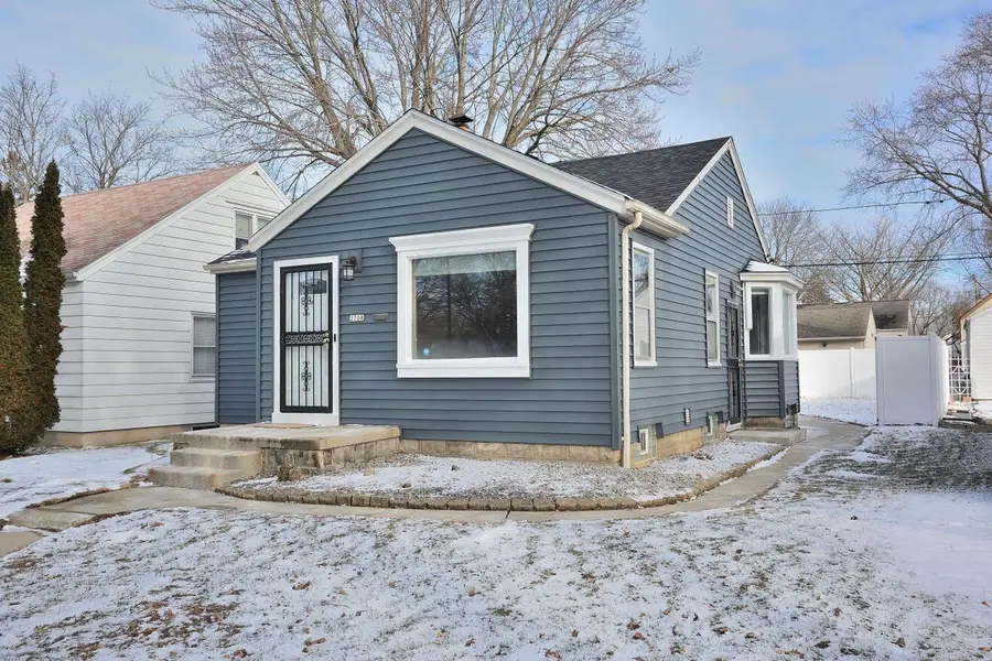 2708 S 45th STREET, Milwaukee, WI 53219 - Image #2