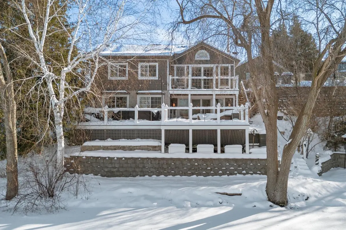 5523 Peninsula DRIVE, West Bend, WI 53095 - #1