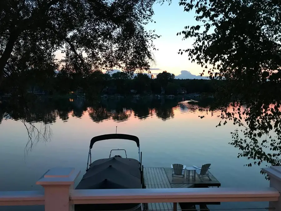 5523 Peninsula DRIVE, West Bend, WI 53095 - #3