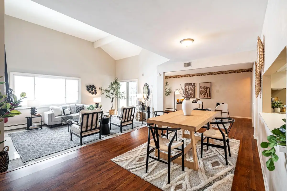 330 E Beaumont AVENUE #204, Whitefish Bay, WI 53217 - Image #1