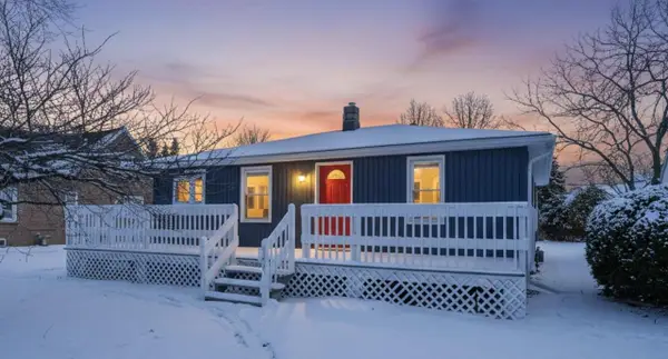 1401 Meadowbrook BOULEVARD, Mount Pleasant, WI 53405