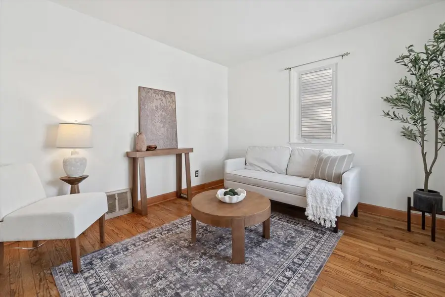 2319 E Eden PLACE, Saint Francis, WI 53235 - Image #3