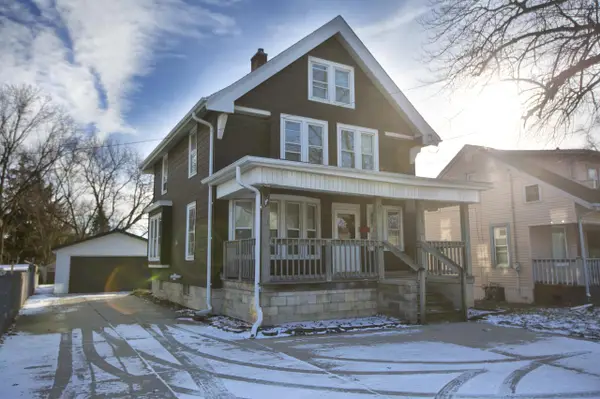 921 E Moreland BOULEVARD, Waukesha, WI 53186