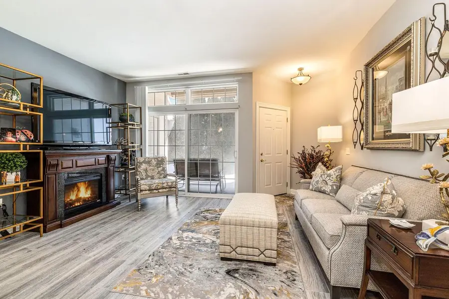 2252 W Vista Bella DRIVE, Oak Creek, WI 53154 - #2