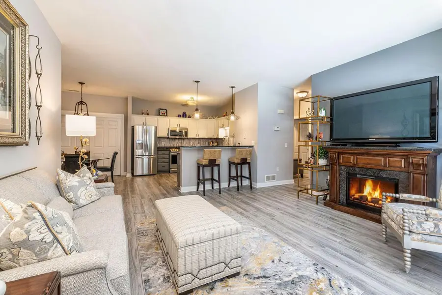 2252 W Vista Bella DRIVE, Oak Creek, WI 53154 - #3