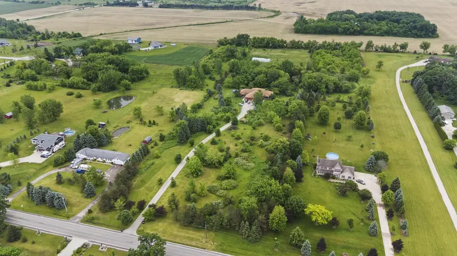 21335 Northcape ROAD, Union Grove, WI 53182 - Image #2