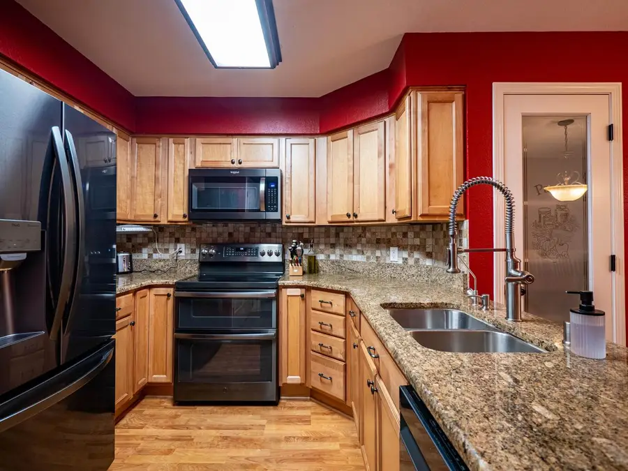 N34W23861 Grace AVENUE #B, Pewaukee, WI 53072 - Image #2