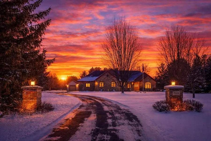 7135 Mullaney COURT, Hartford, WI 53027 - Image #2