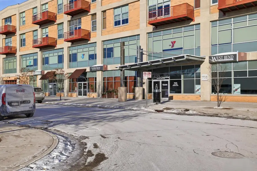 705 Village Green WAY #305, West Bend, WI 53090 - Image #3