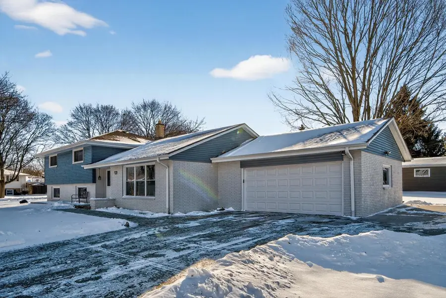 9605 W Fiebrantz AVENUE, Wauwatosa, WI 53222 - Image #2