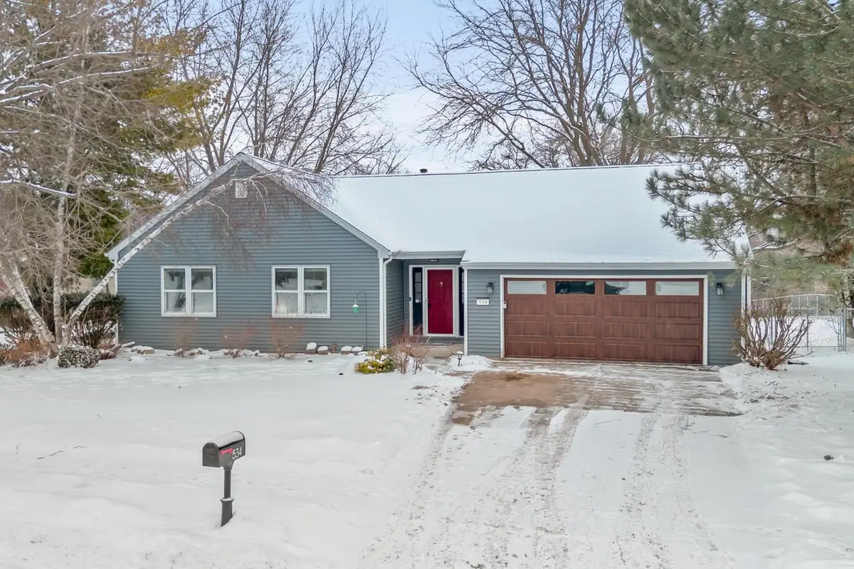 534 Woodridge DRIVE, Grafton, WI 53024 - Image #1