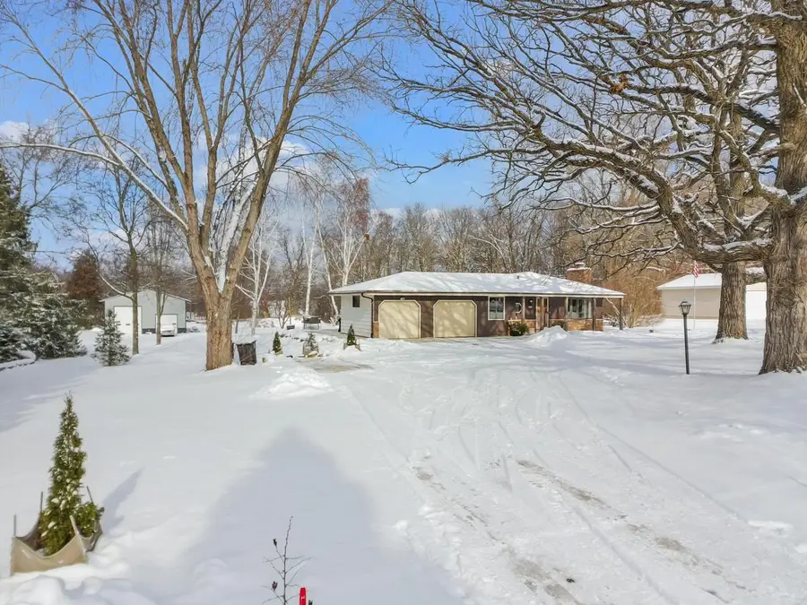 W928 Harmony LANE, East Troy, WI 53120 - Image #3