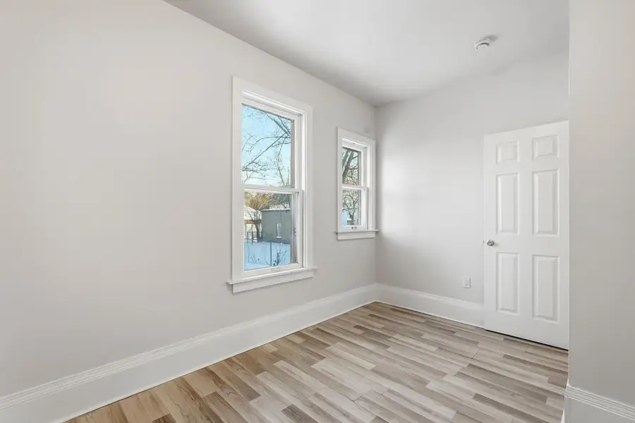 4222 W Lloyd STREET, Milwaukee, WI 53208 - Image #3