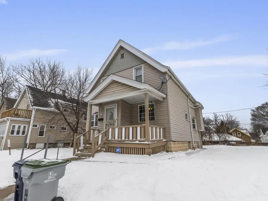 3234 N Achilles STREET, Milwaukee, WI 53212 - Image #2