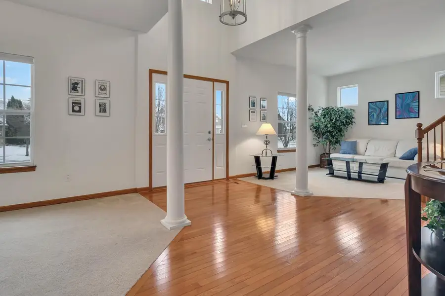 2368 Kiowa DRIVE, Grafton, WI 53024 - Image #2