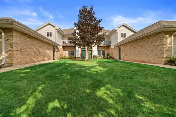 4301 Taylor Harbor E #6, Mount Pleasant, WI 53403