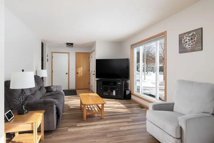 927 Streblow STREET, Onalaska, WI 54650 - Image #2