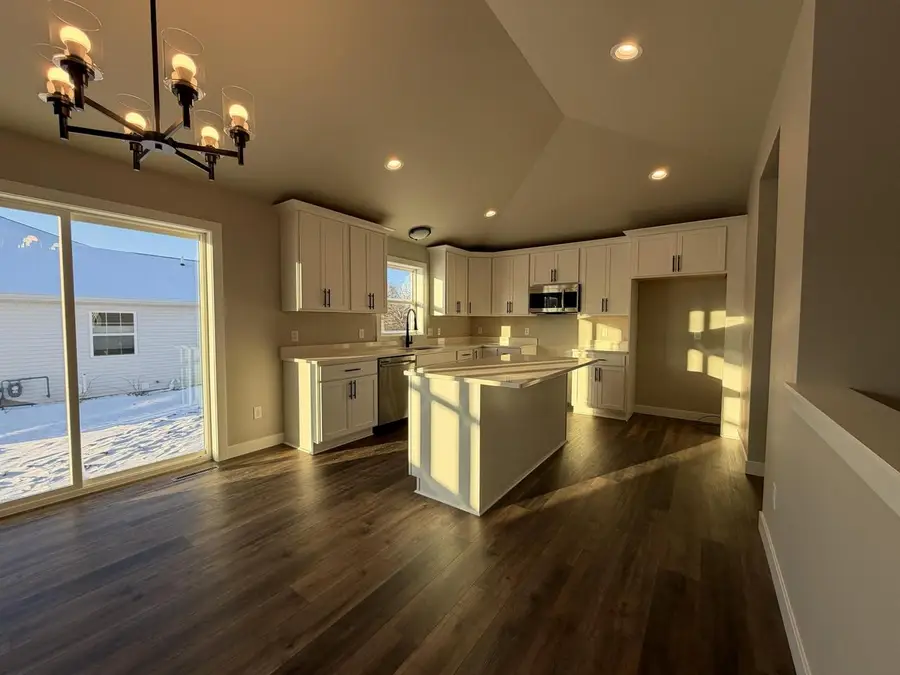 11 Wisteria CORNER, Fond Du Lac, WI 54935 - Image #3