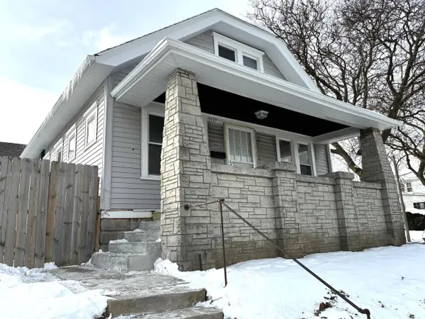 5327 W Wright STREET, Milwaukee, WI 53210