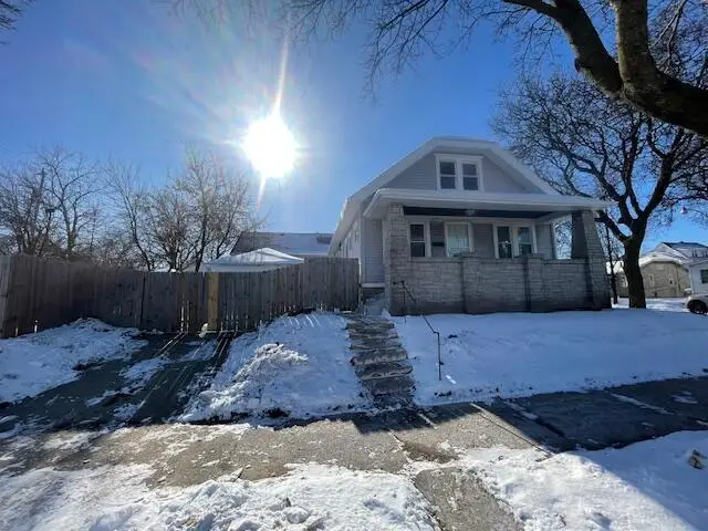 5327 W Wright STREET, Milwaukee, WI 53210 - Image #2