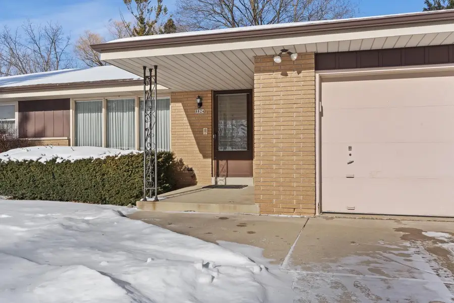 8824 W Dosie AVENUE, Greenfield, WI 53228 - Image #2