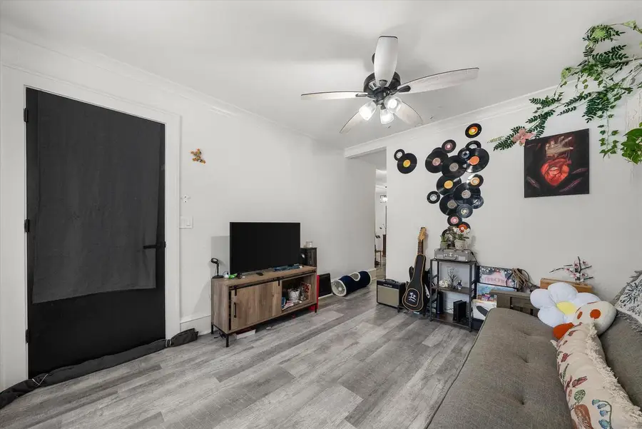 3215 N Bartlett AVENUE #3215A, Milwaukee, WI 53211 - #3