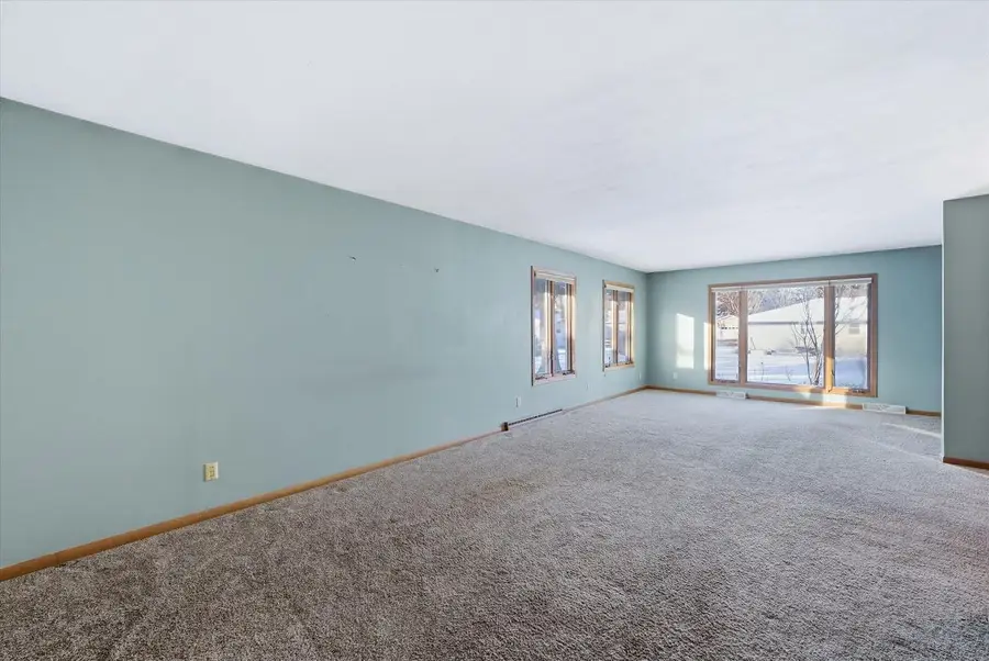 W64N393 Madison AVENUE, Cedarburg, WI 53012 - Image #3