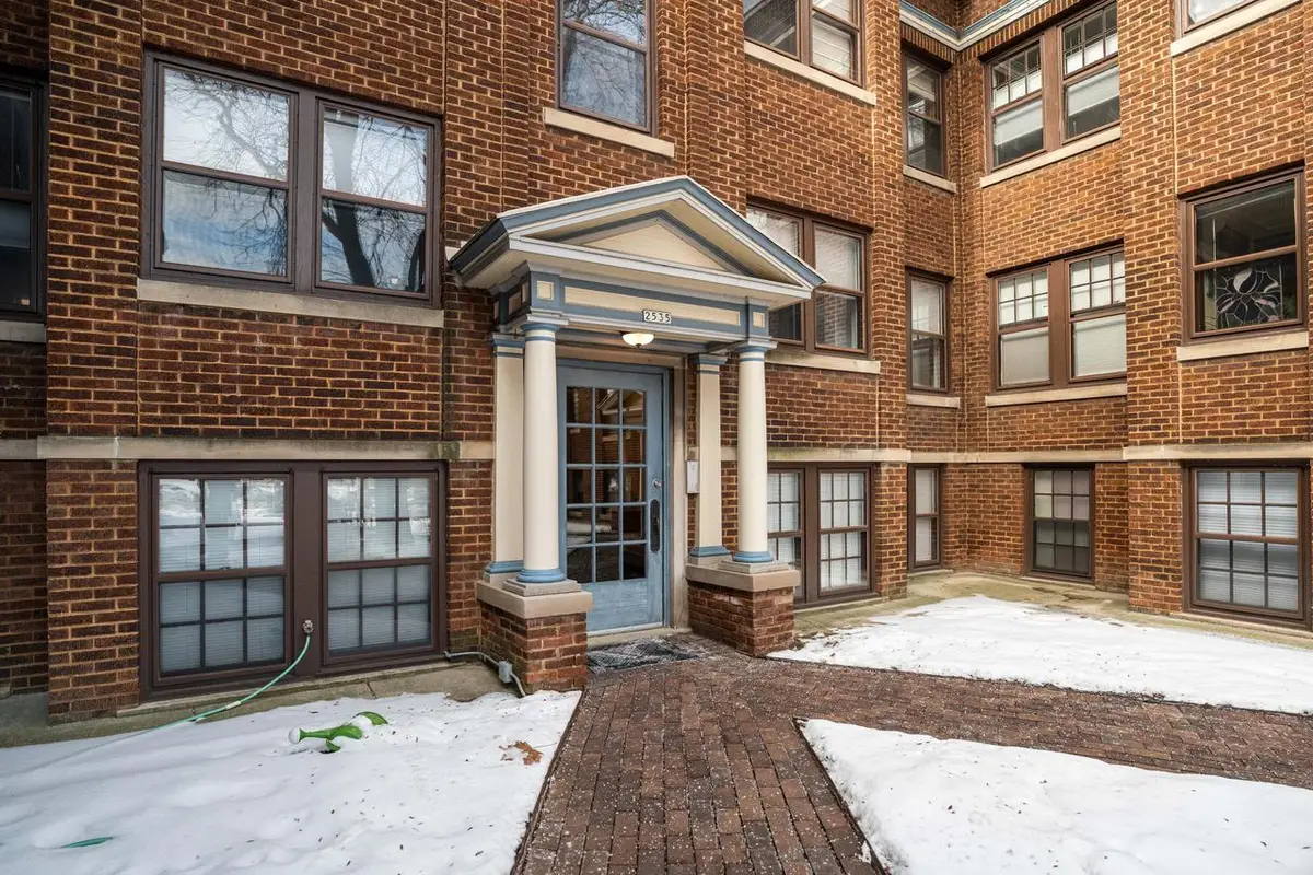 2535 N Downer AVENUE #8, Milwaukee, WI 53211 - Image #1