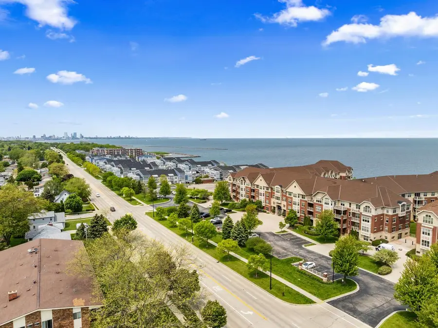 4100 S Lake DRIVE #218, Saint Francis, WI 53235 - Image #3