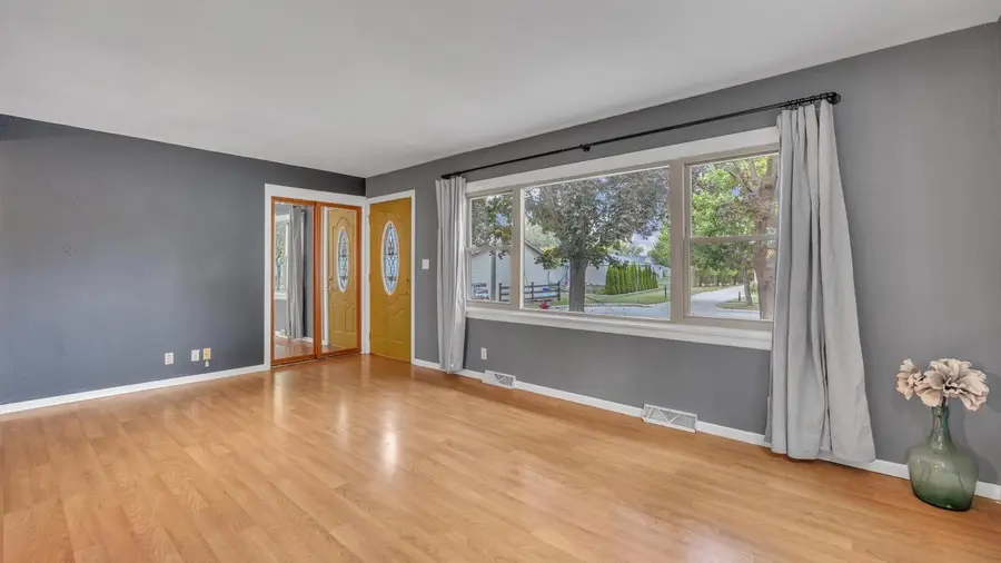 521 Prospect AVENUE, Sheboygan Falls, WI 53085 - Image #2