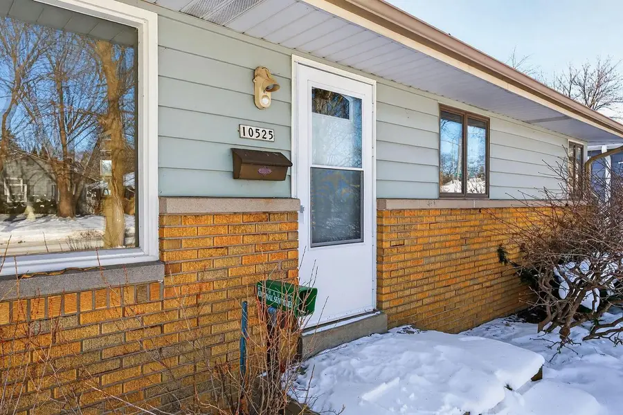 10525 W Custer AVENUE, Milwaukee, WI 53225 - Image #3
