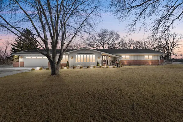 850 Janacek ROAD, Brookfield, WI 53045